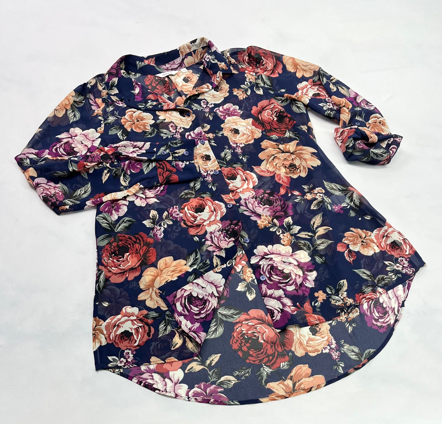 ..Reitman : Chemisier ultra léger qui laisse entrevoir . Small femme coupe confo comme neuve .