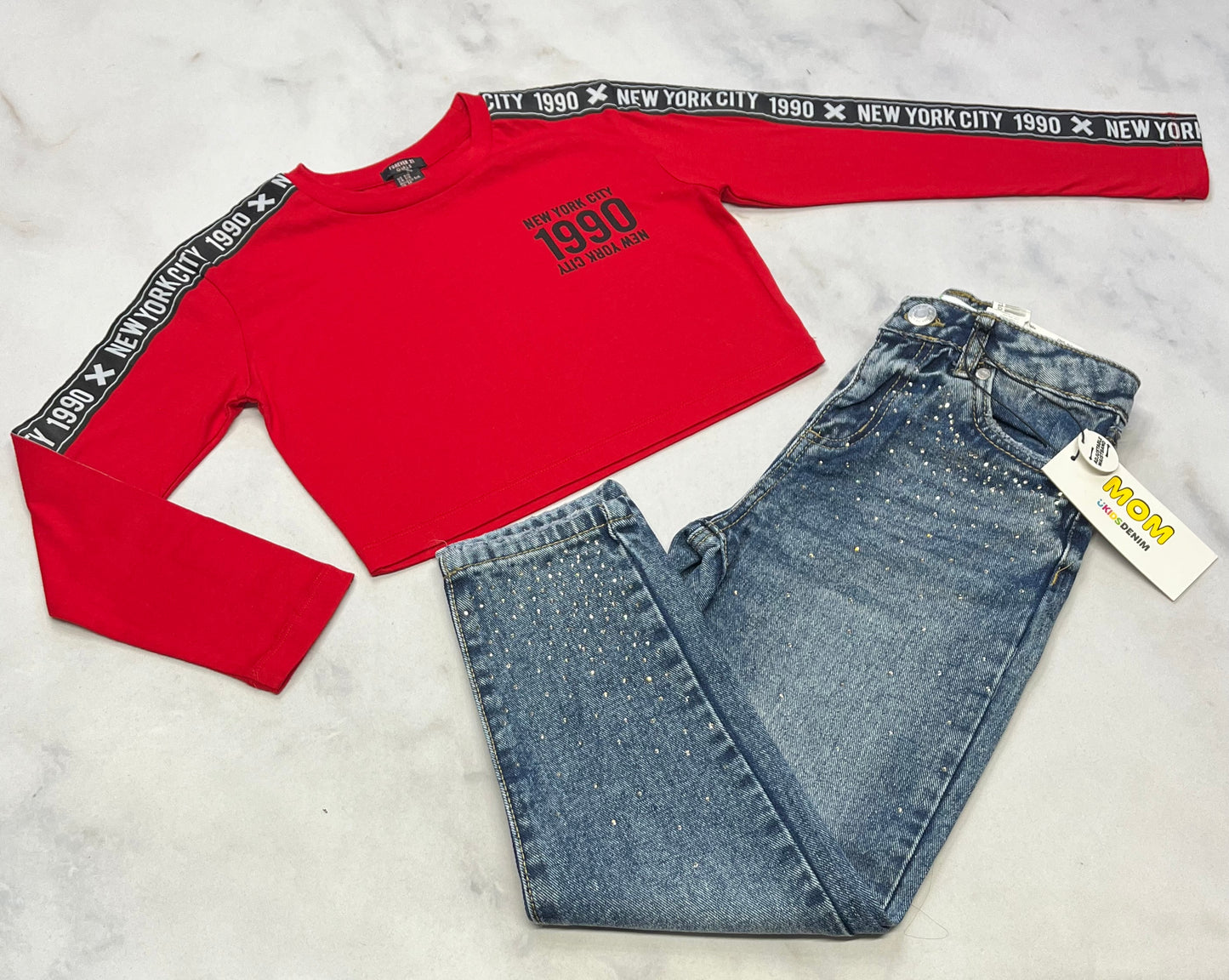 Duo 5-6 ans : Manche longue Forever21 ..5-6 ans mi hanche comme neuf + MOM Jeans avec brillant 5-6 ajustable neuve .