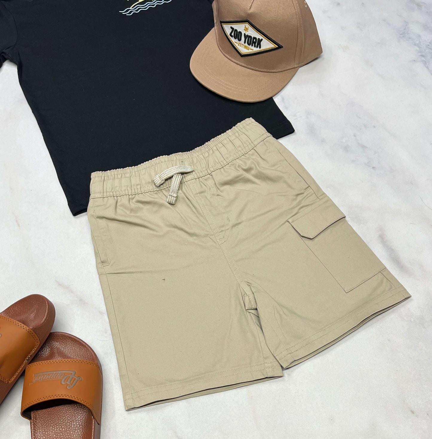 🌴 Bermuda beige : 6(5-6 ans ) garçon neuf !