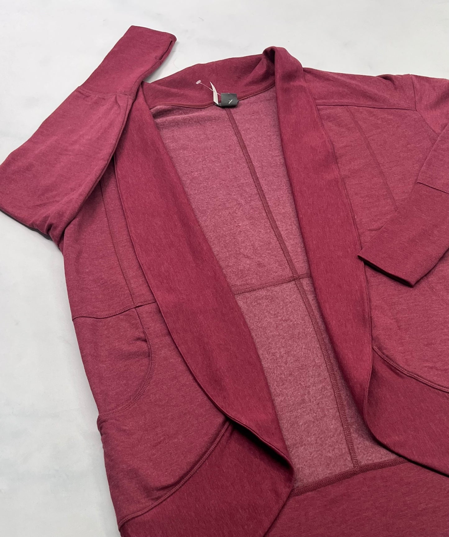 Veste en ouaté : cerise neuve . Douce confo à l’intérieur . XL/ femme neuve .