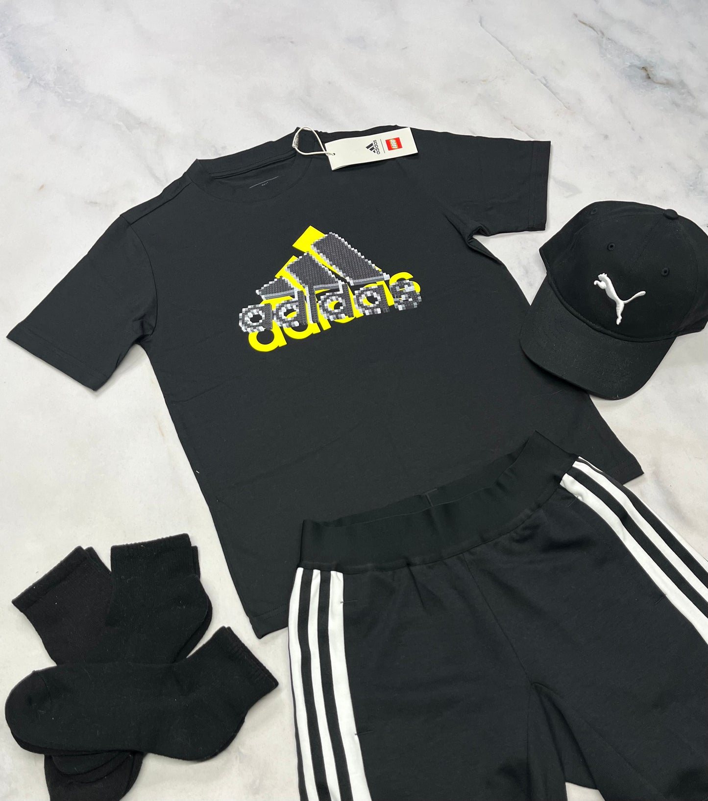 ☀️ Adidas : t-Shirt édition spéciale LEGO . Fait 8 ans garçon neuf !