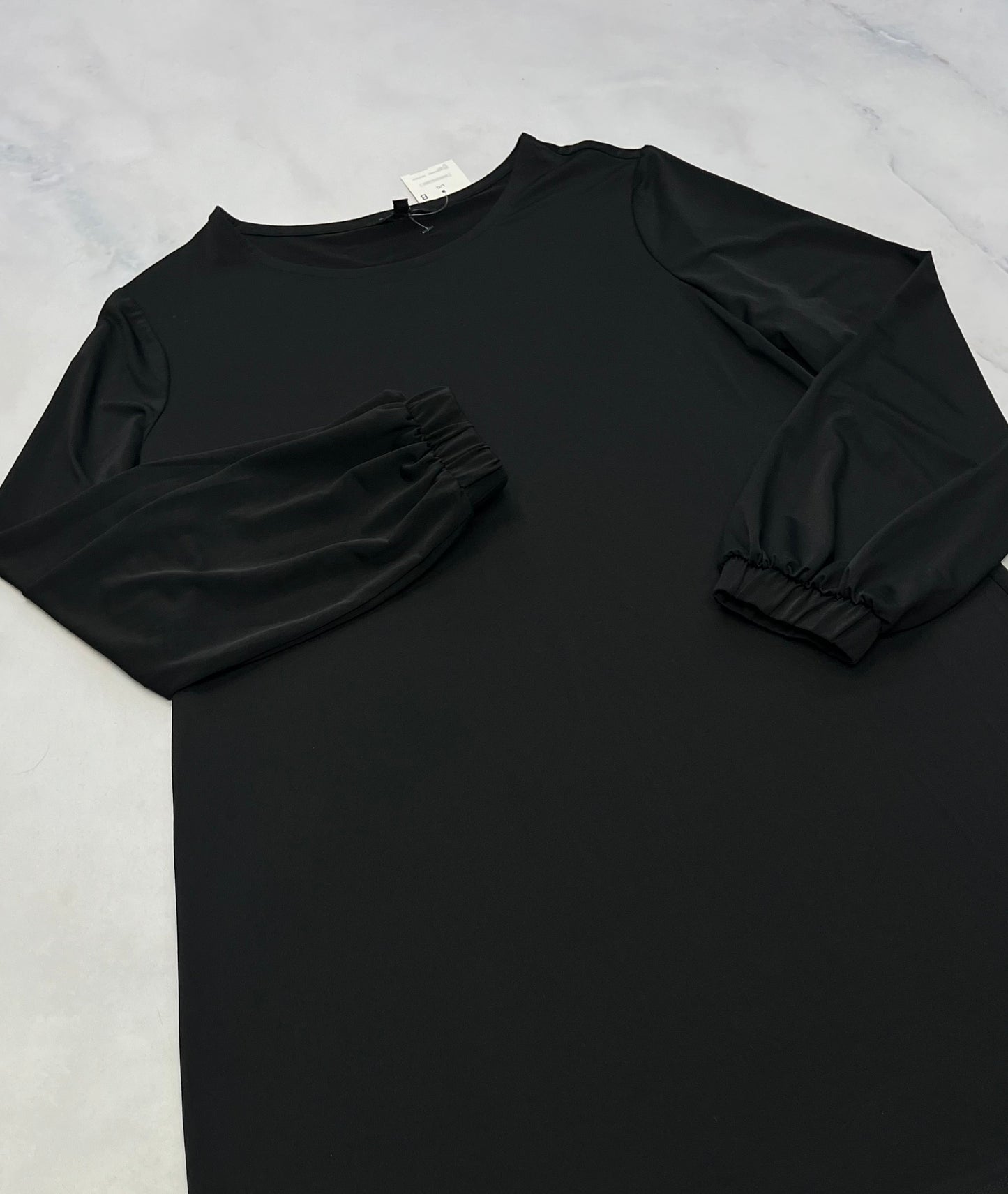 Robe noir : L/ femme coupe lousse manche ballon souple . Stretch de partout ( tissu qui ne décolore pas ).