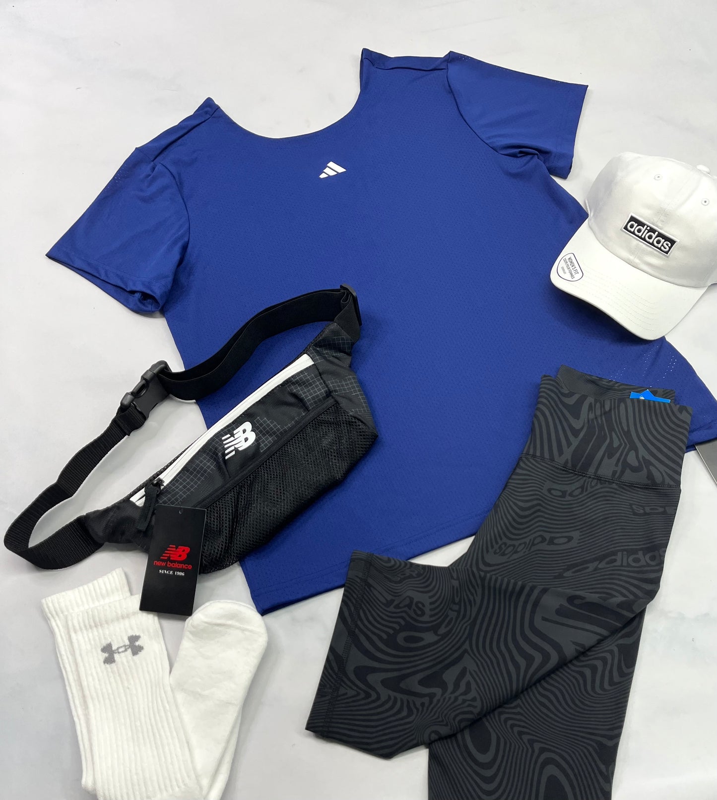 💙 Adidas : Manche courte tissu de sport exrensible Small femme look over size ( peu faire médium) neuf !