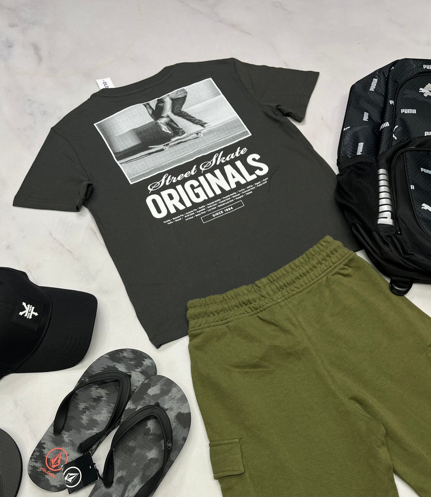 🌵 T-Shirt : charcoal / skate gris souple confo . Beau logo au dos . + 7-8 ans garçon neuf !