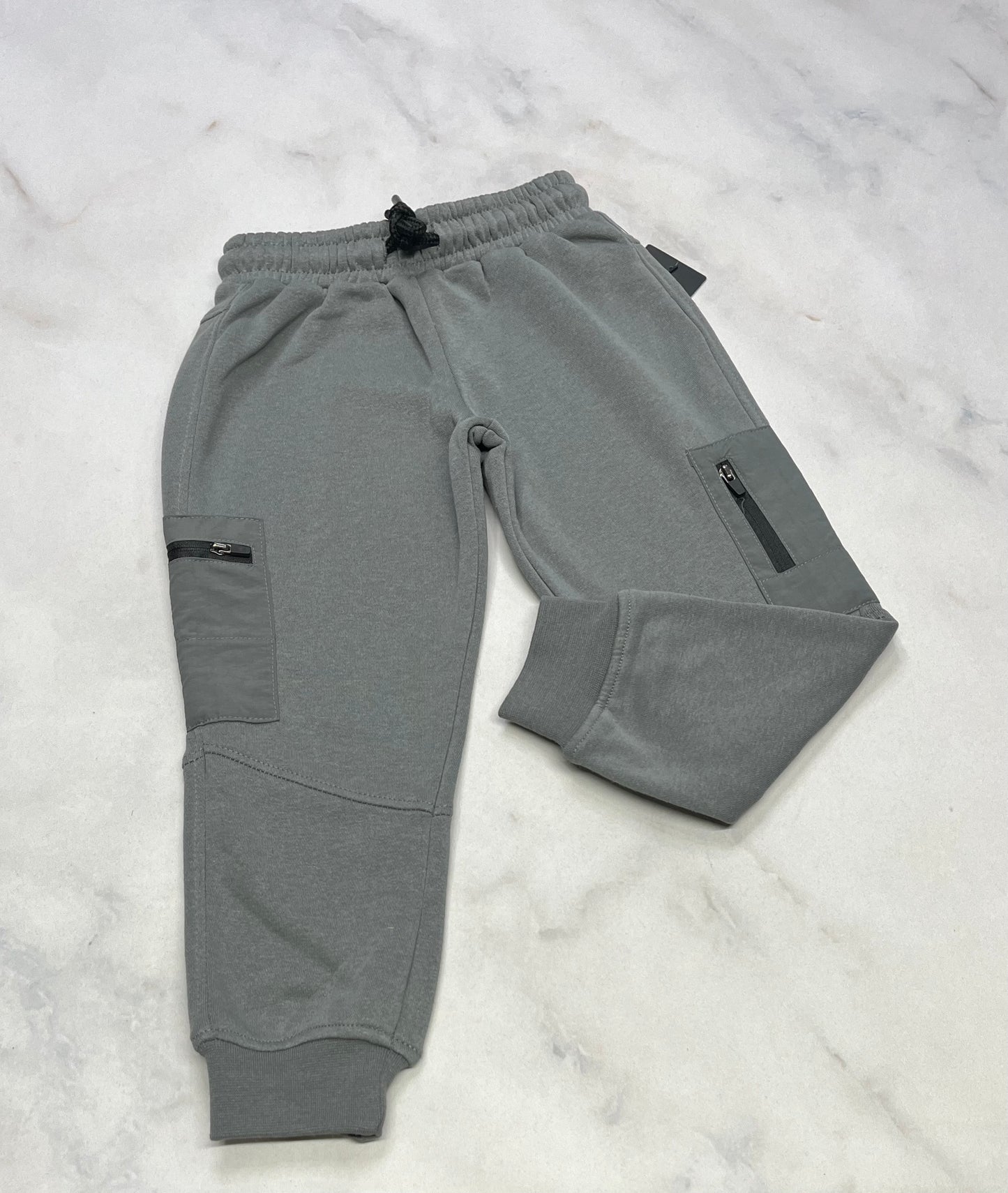 Jog: cargo gris neuf! 2x 4 ans neuf!