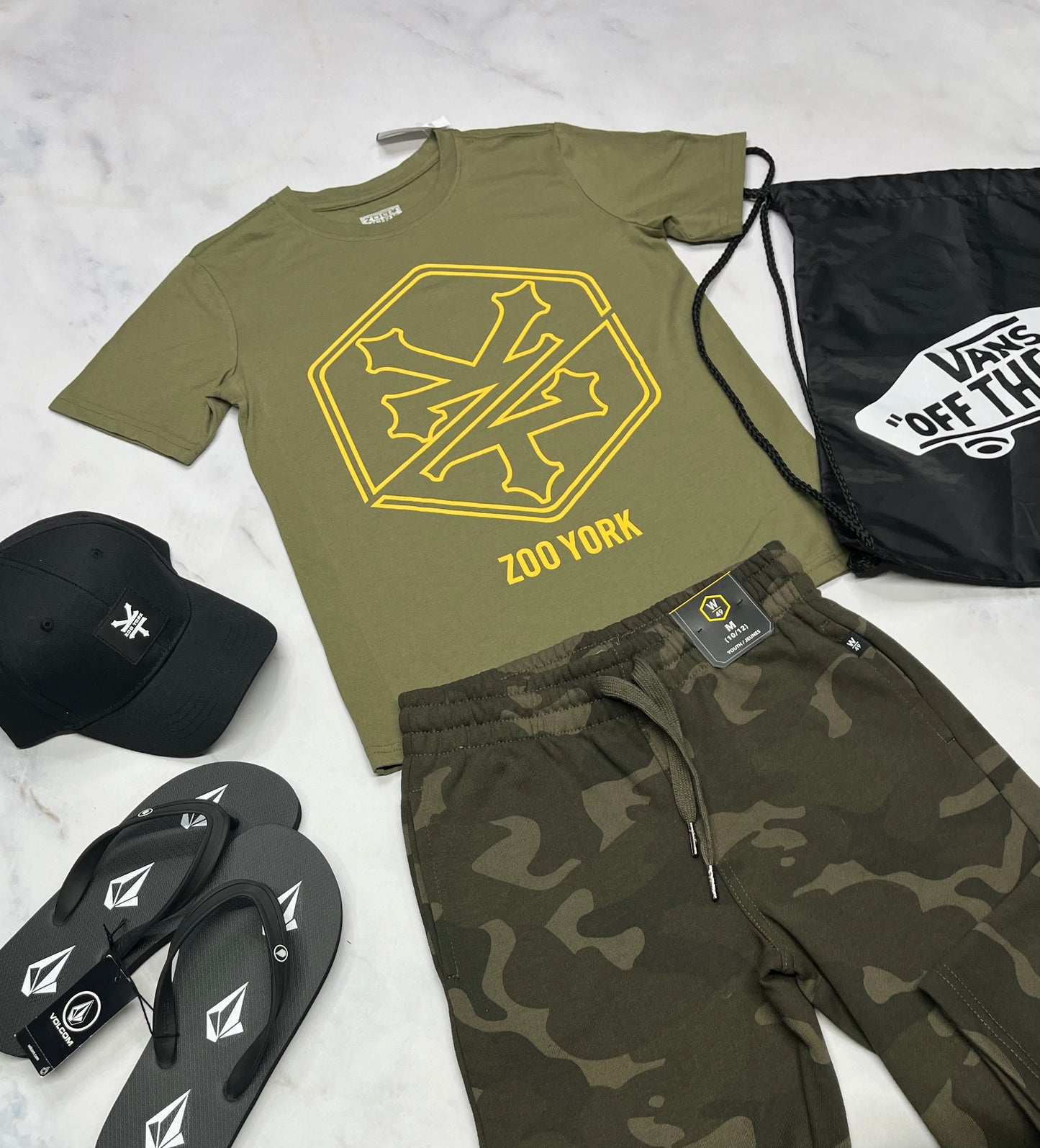 🛹 Solde , T-Shirt : Zoo Zork 10-12 ans neuf mais ombrage flou d’impression .