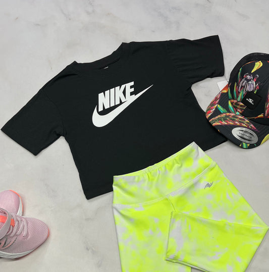 ☀️ NIKE : manche courte coupe tendance 4 ans fille neuf !