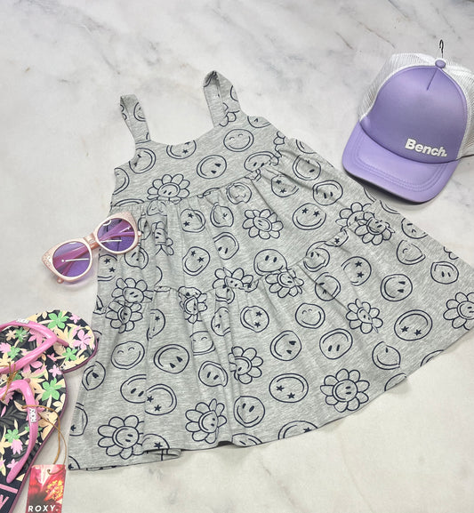 💜 Robe : grise en beau coton avec dos stretch ( bande élastique ) . Tag 4 ans fille neuve .