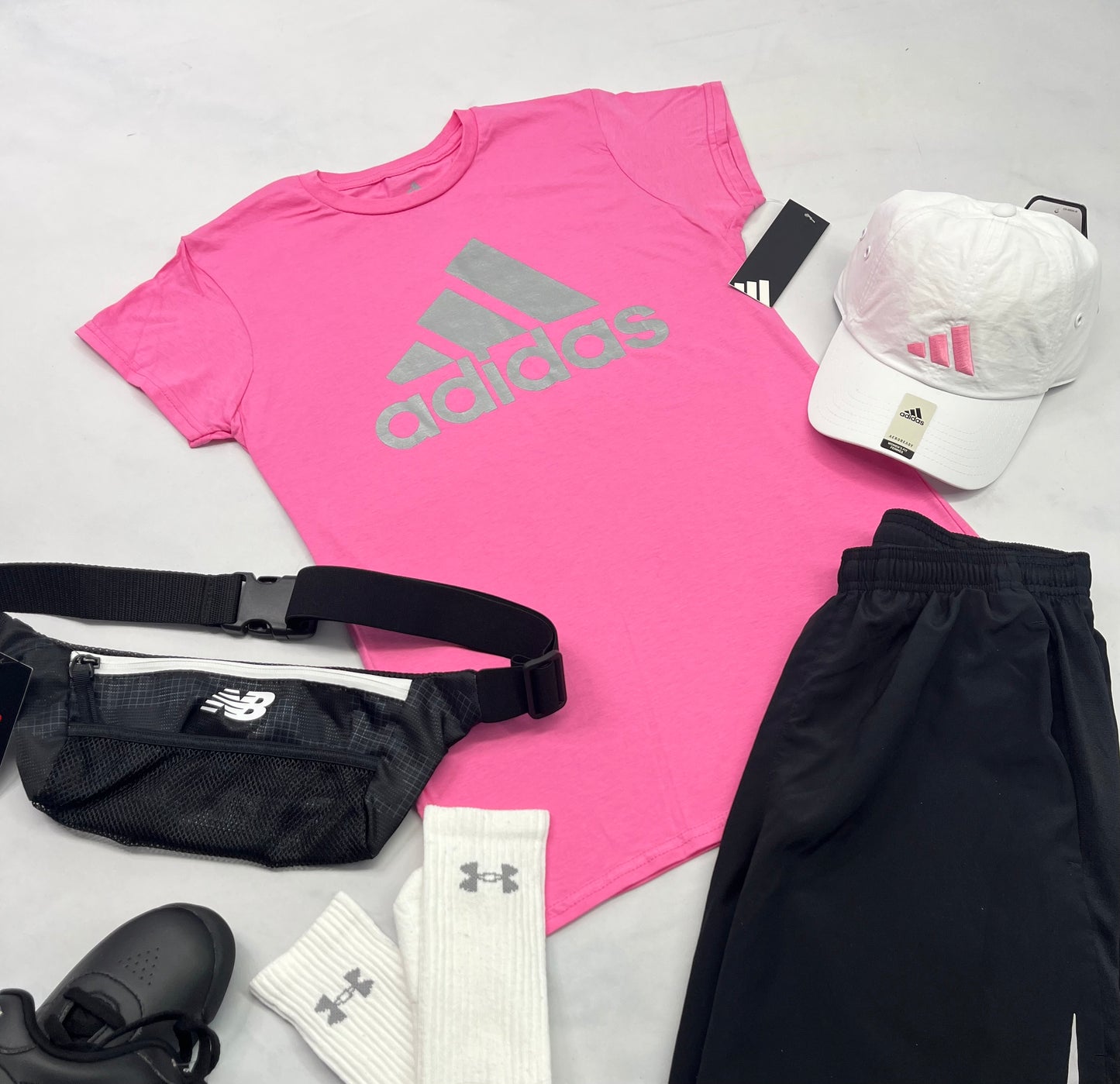 💕 Manche courte : Adidas rose fait M/ fit ( SM/ femme ) neuf ! Soft fait assez  long .