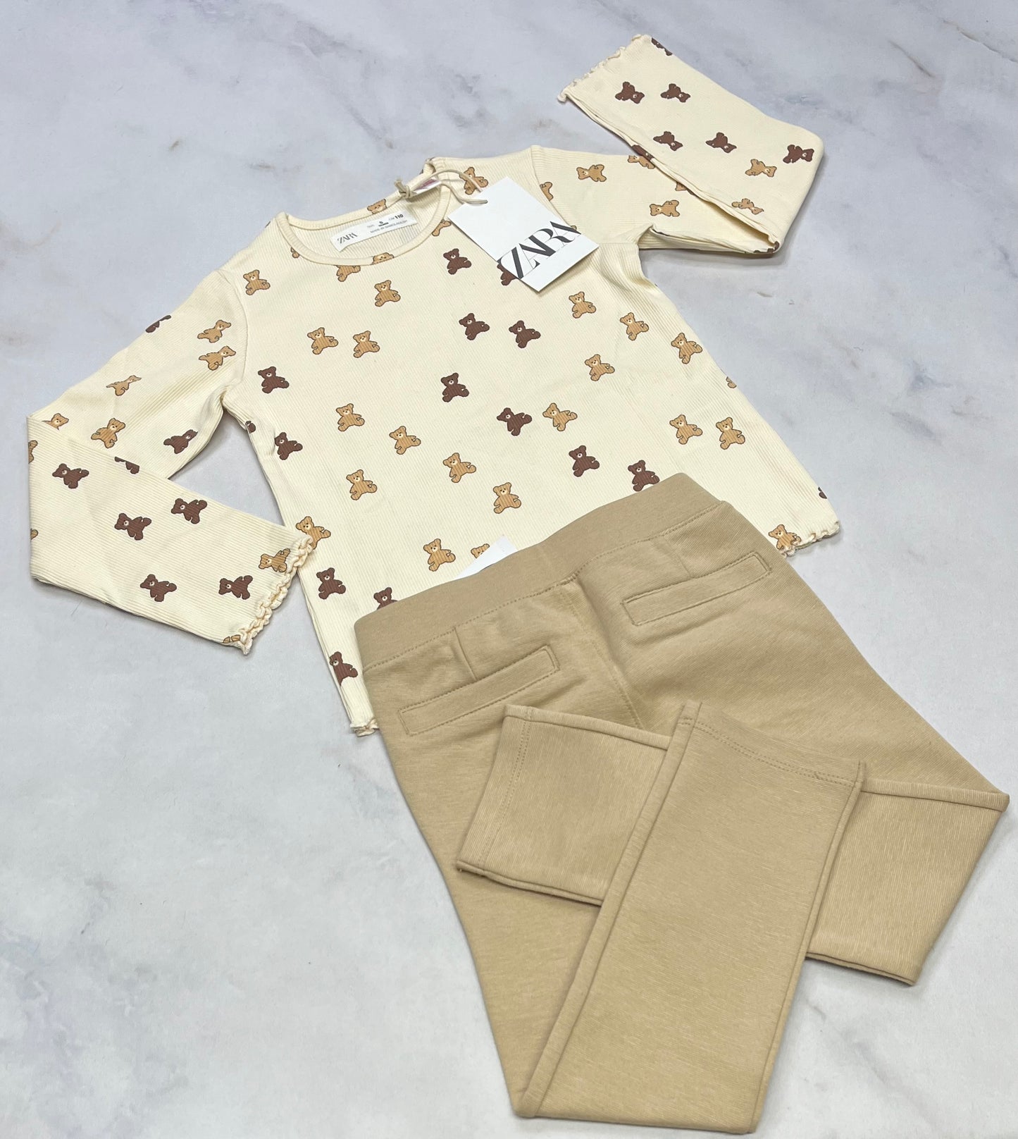 DUO neuf ! ZARA + Skinny Jeg. 4 ans .