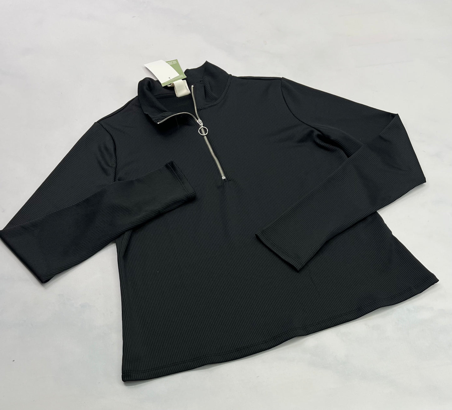 Manche longue : noir tissu texturé stretch( qui ne décolore pas ) . Trou pour les pouces neuf ! Fait L/ femme stretch neuf!