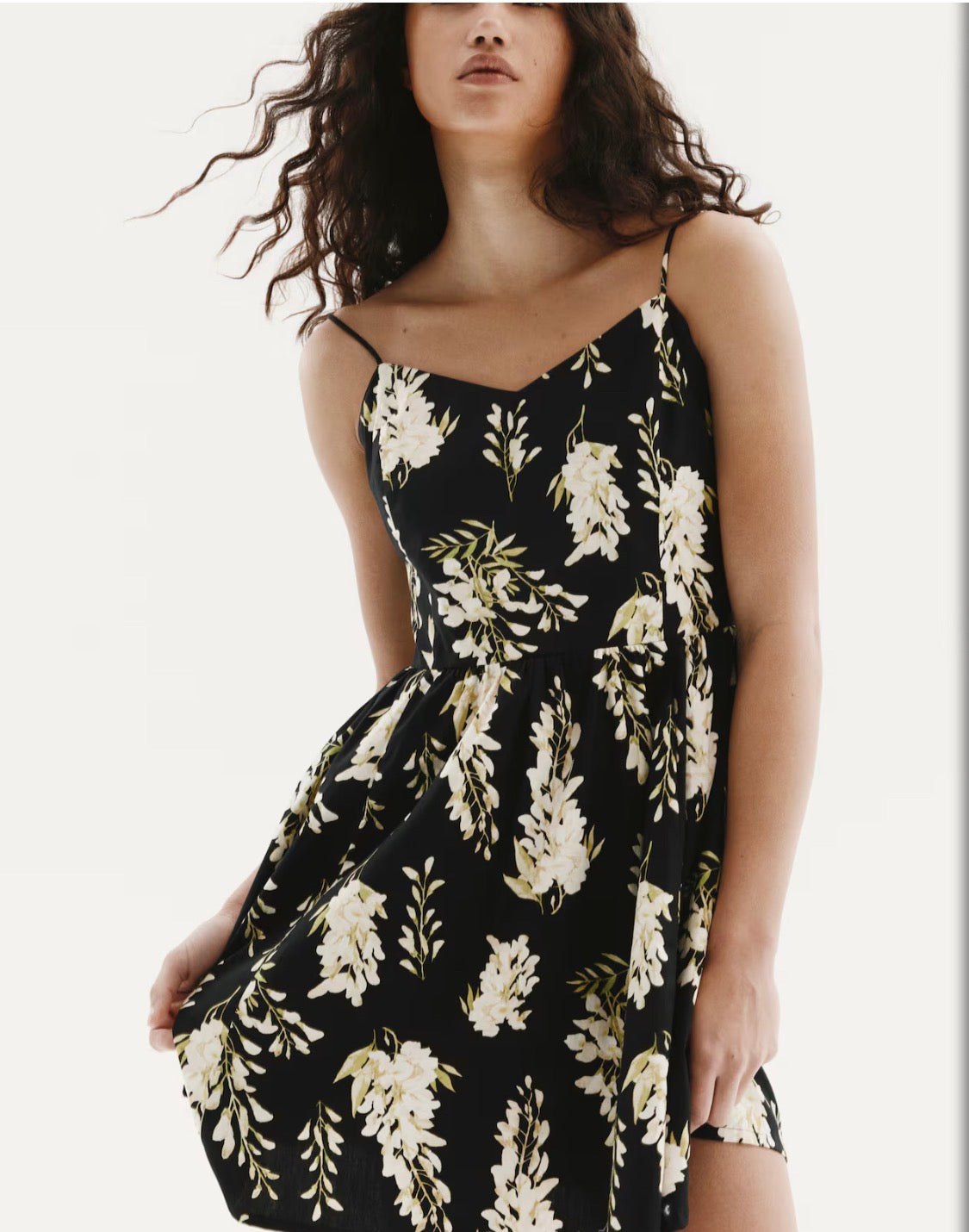 🌴 Robe : fleurie avec dos extensible . Bretelle ajustable XL/ femme neuve . Fait sa taille .