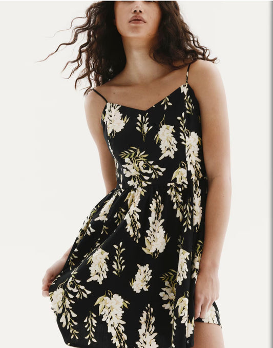 🌴 Robe : fleurie avec dos extensible . Bretelle ajustable XL/ femme neuve . Fait sa taille .