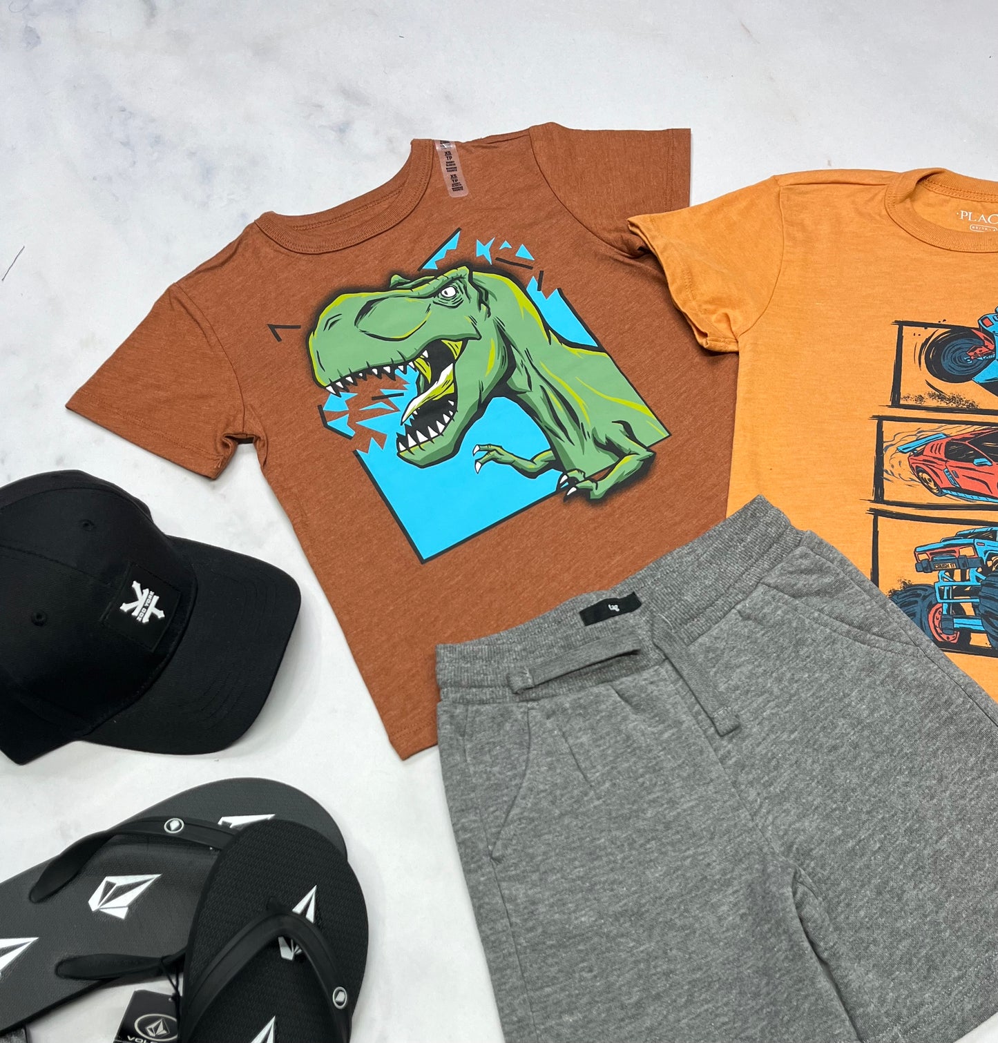 🍂🍂 Duo : Lot de 2 t-Shirt 4 ans neuf !