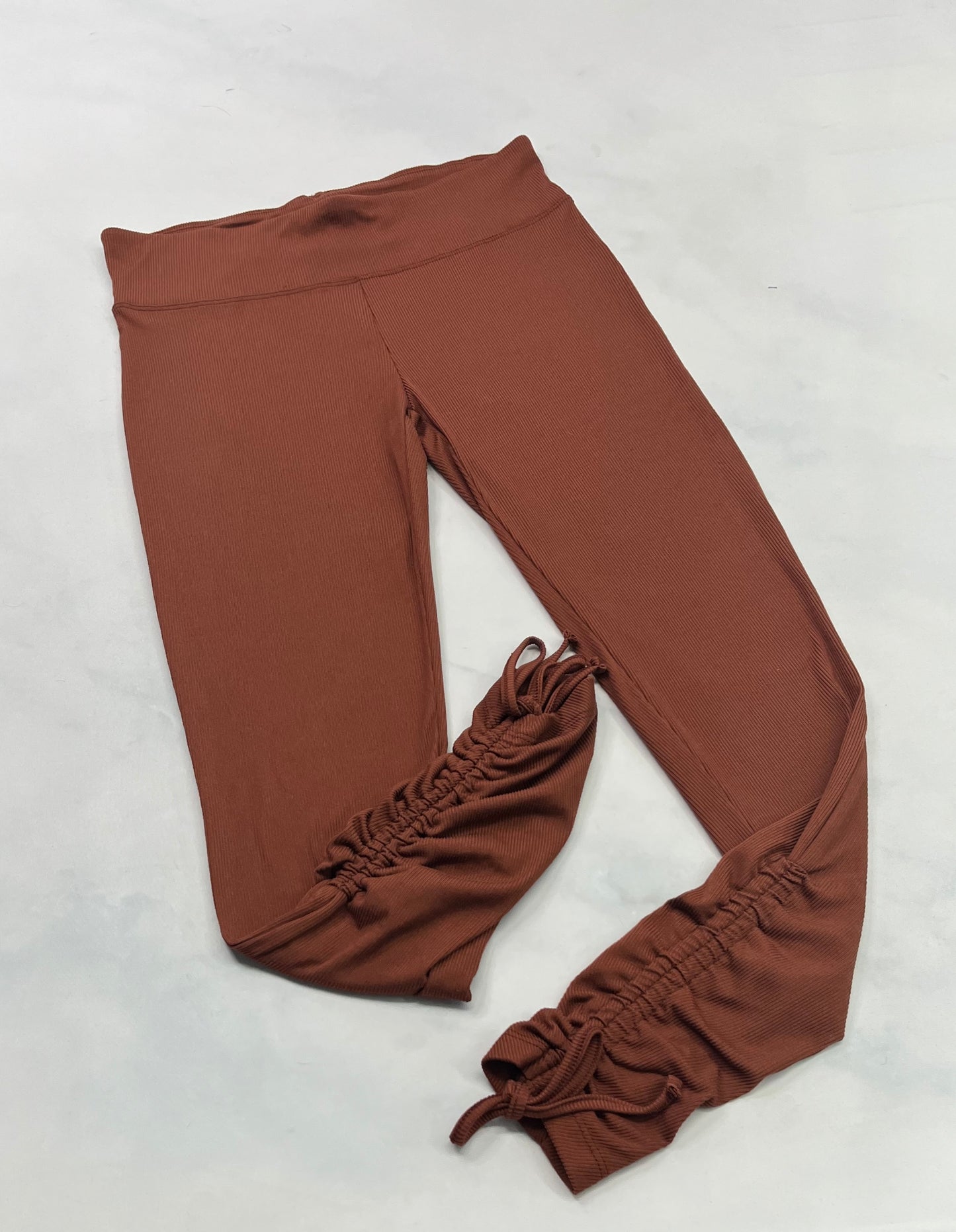 Skinny : en tissu texturé ( rouille) comme neuf ! M/ fit ( S-M) femme comme neuf !