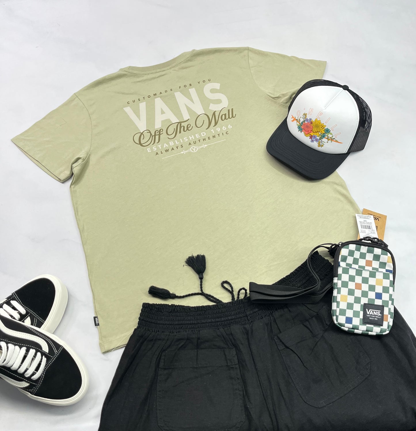 🍃 VANS : Manche courte vert sauge tendance Medium et XL femme confo neuf ! Beau logo au dos .