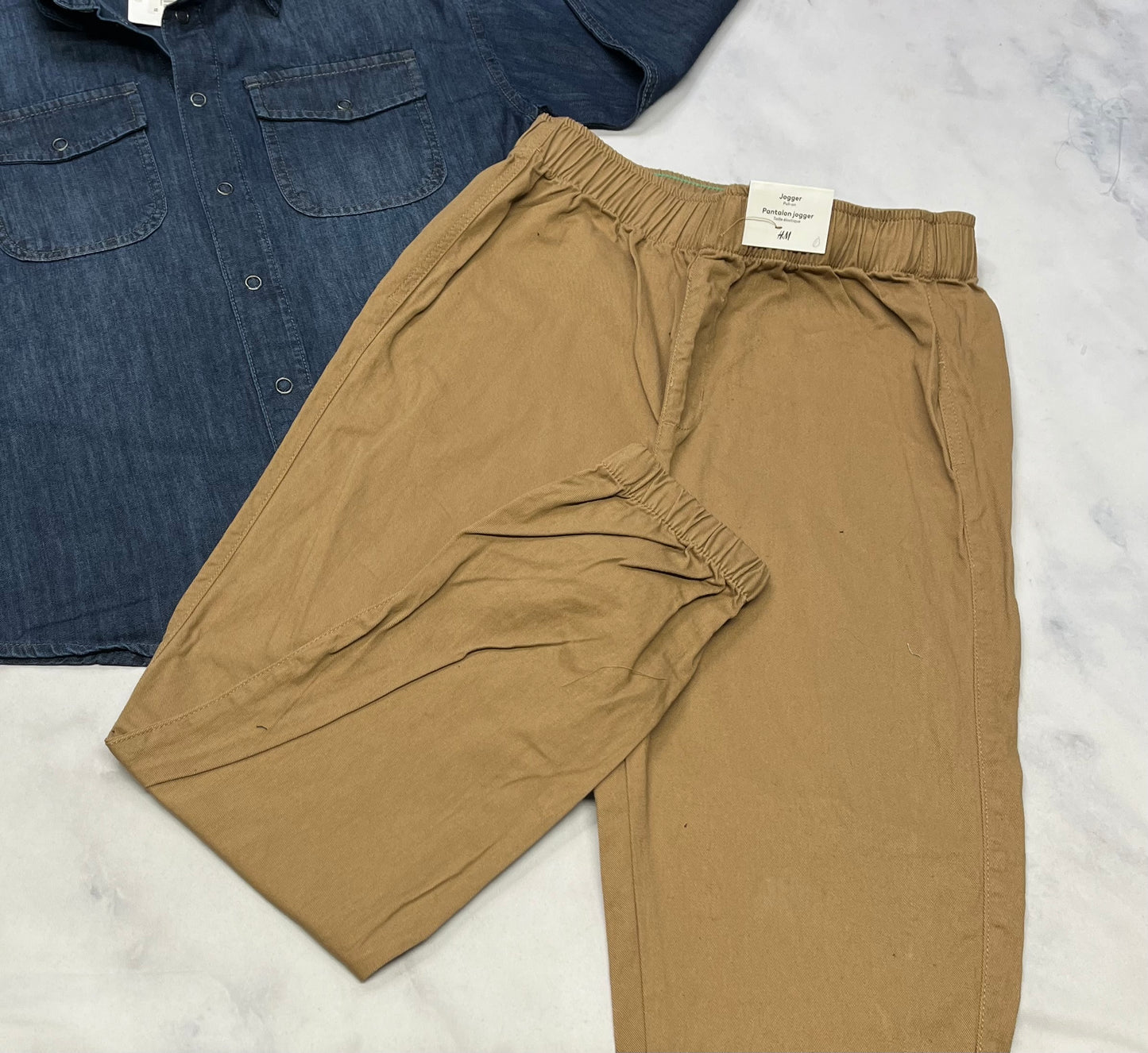 Duo neuf ! Chemise ultra molle en jeans 10 (9-10ans )+ pantalon Tan 9-10 ans neuf!