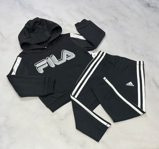 Duo neuf ! cagoule Fila fait 3 ans fille  + Leg. Adidas fait 3 ans neuf !