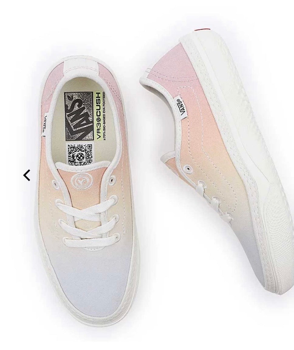 🌴 Souliers Vans : Modèle Hyperrr confo neuf ! Gr : 7.5 et 8.5 femme en stock neuf !