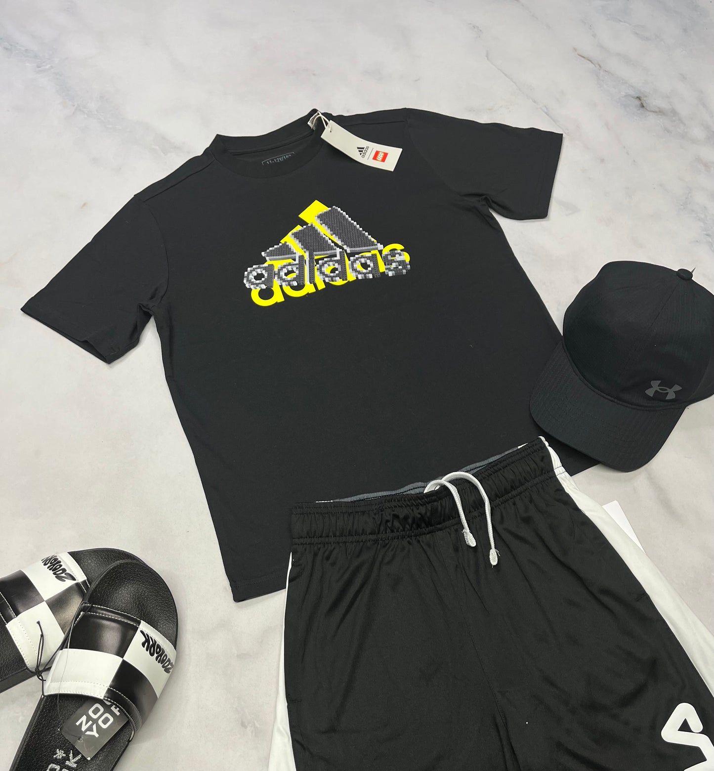 💛 Adidas : édition spéciale LEGO . T-Shirt neuf 10-12 ans garçon .