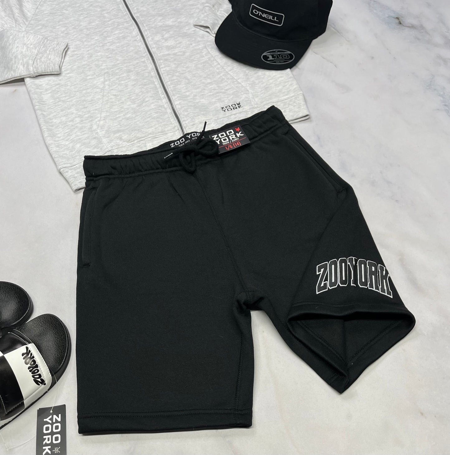 🤩 Bermuda Noir : Zoo York 14 ans en ouaté noir neuf !