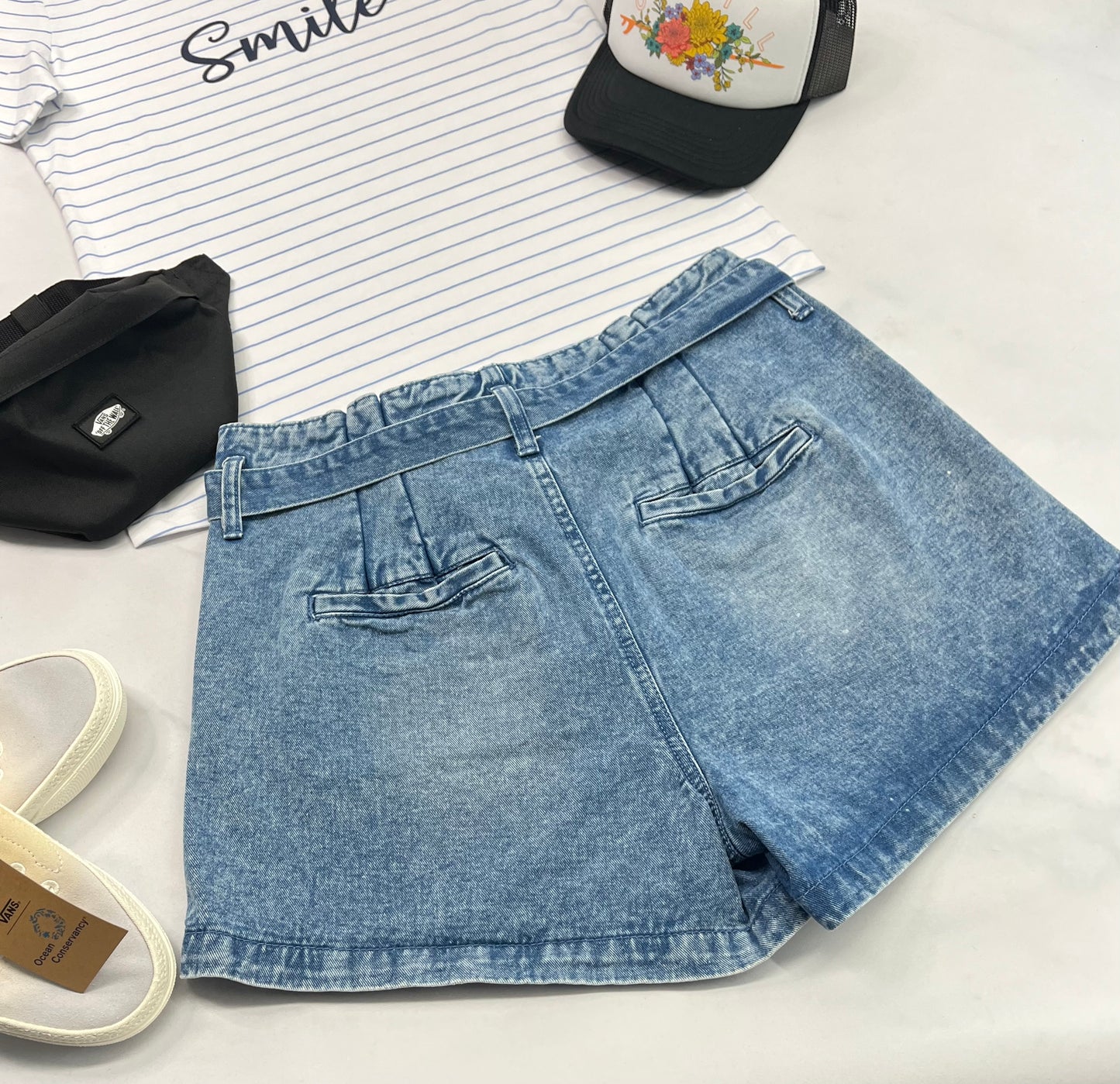 💙 solde Short : MOM jeans ceinture amovible taille haute fait M/ femme super état juste 1 tache flou .