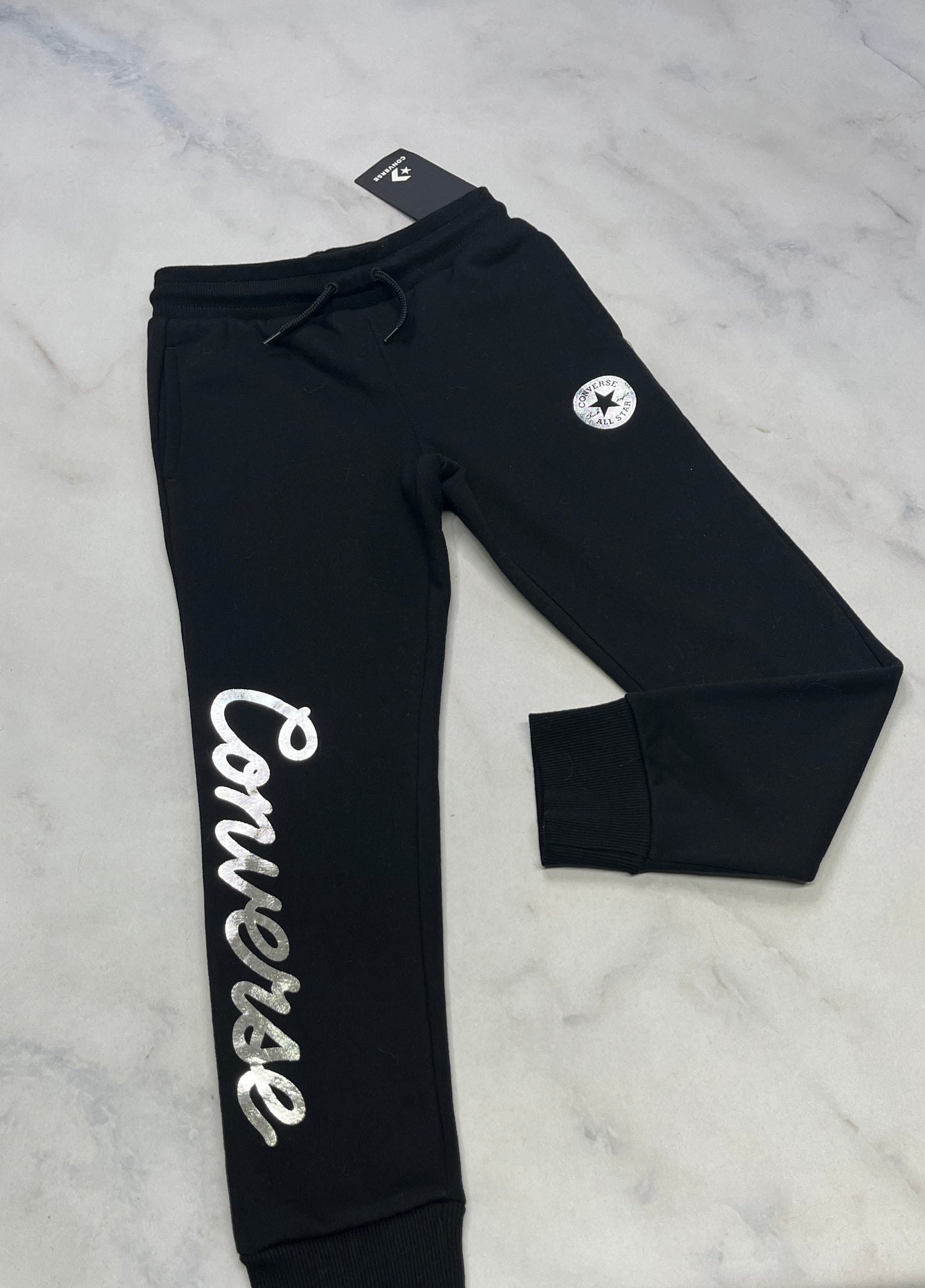 Converse : Jogger en ouaté neuf!  fille logo argenté . 8-9 er 12 ans