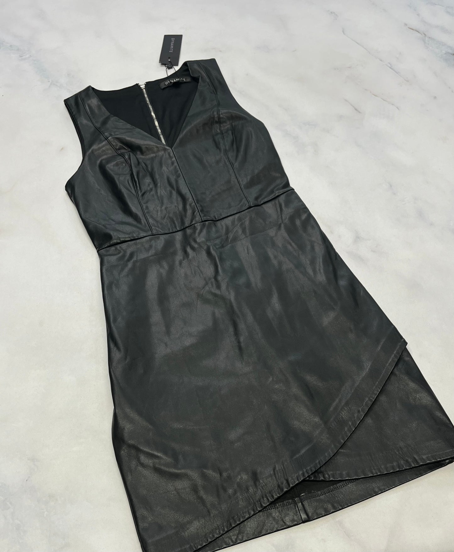 ..Robe Dynamite : look effet cuir mou confo . Fait XS/ femme neuve .