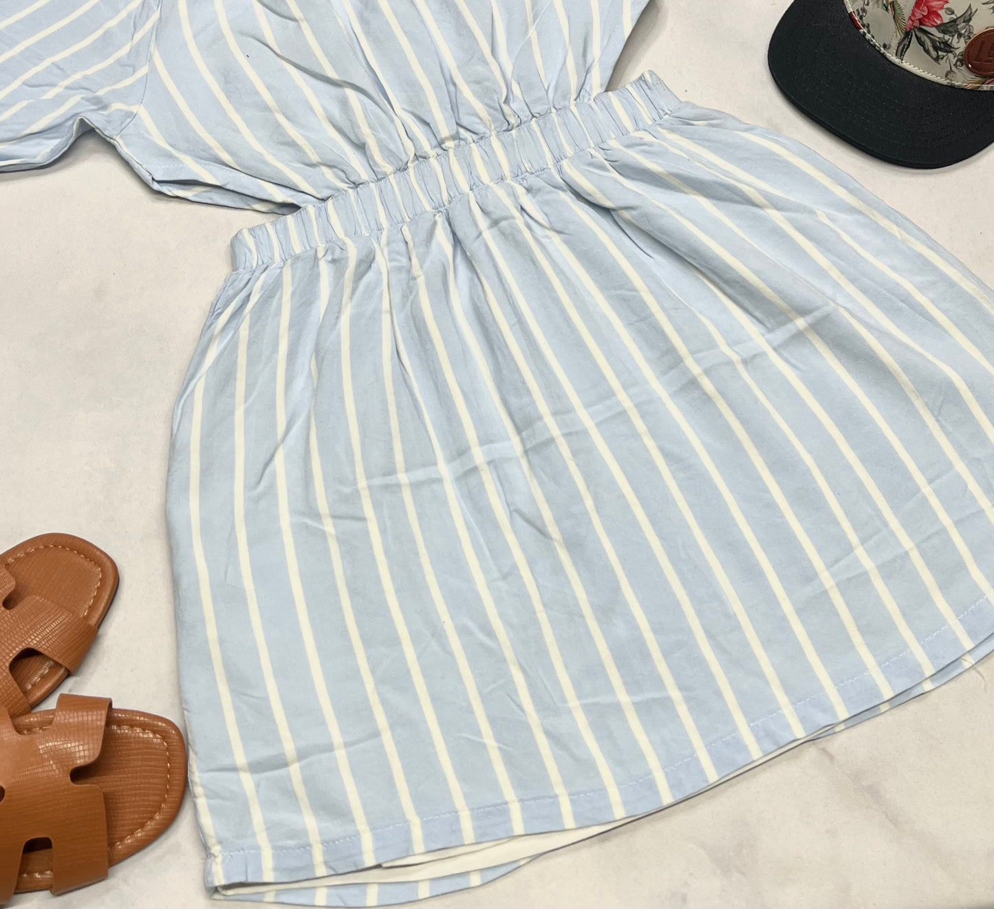 🌷 Robe : rayé souple blum 8+ 7-8 ans confo fille comme neuve . Doublure souple intégré . Look avec 2 ouvertures de chaque cotés  de la taille .