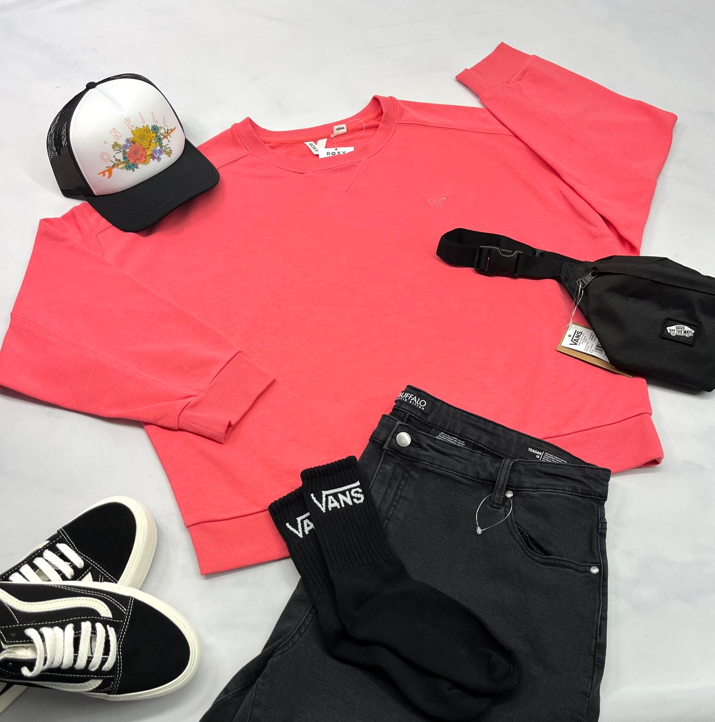 ☀️ ROXY : Ouaté mais pas chaud à l’intérieur . Corail , logo brodé ton sur ton au devant . Encore plus beau en vrai . XL femme relax fit neuf !