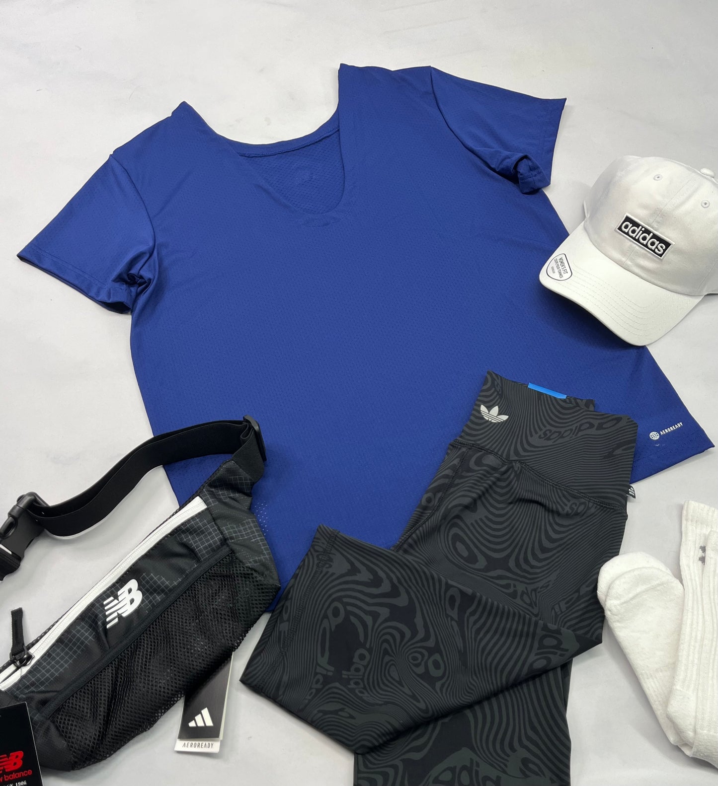 💙 Adidas : Manche courte tissu de sport exrensible Small femme look over size ( peu faire médium) neuf !