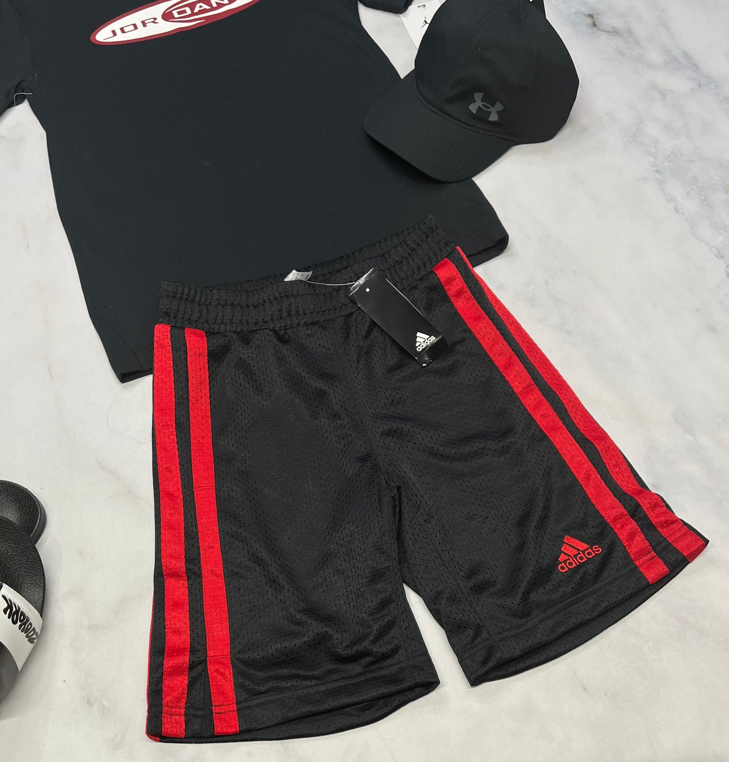 😍 Adidas : Bermuda tissu sport 10-12 ans neuf !