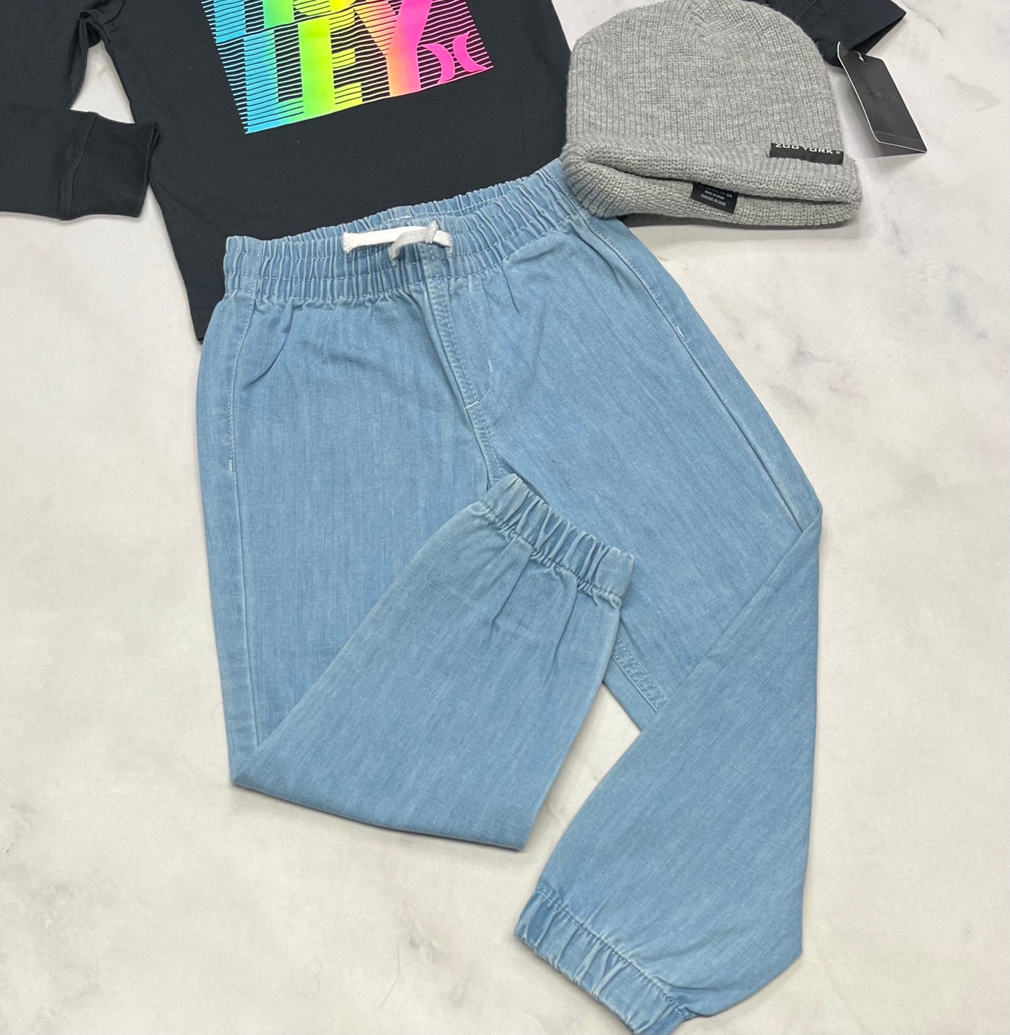 💫SOLDE jeans : mou 4-5 ans neuf mais 1 ombrage ultra  flou .