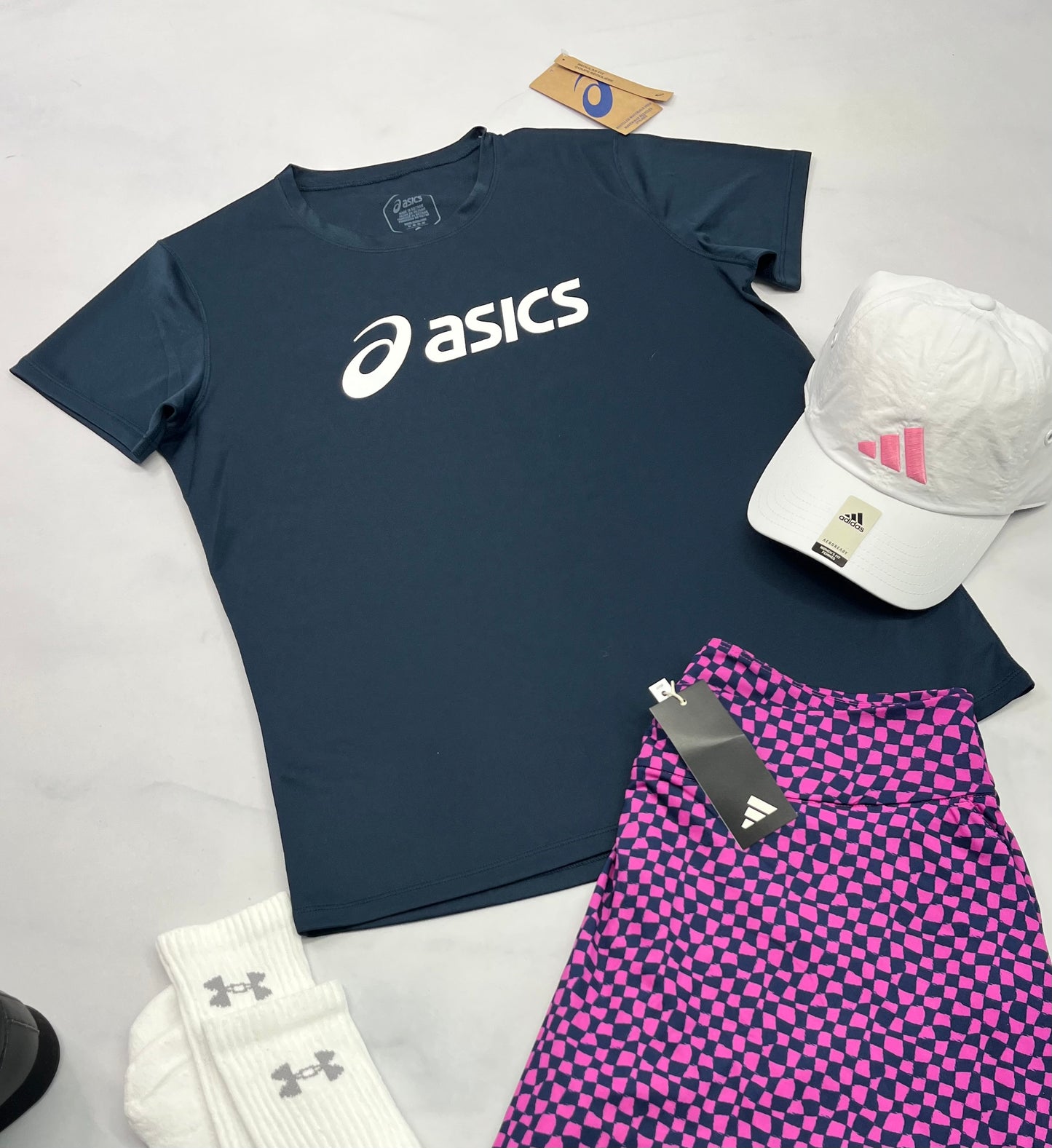 🩷 Manche courte : Asics en tissu de sport soft ( Marine foncé  ) . M/ femme neuf
