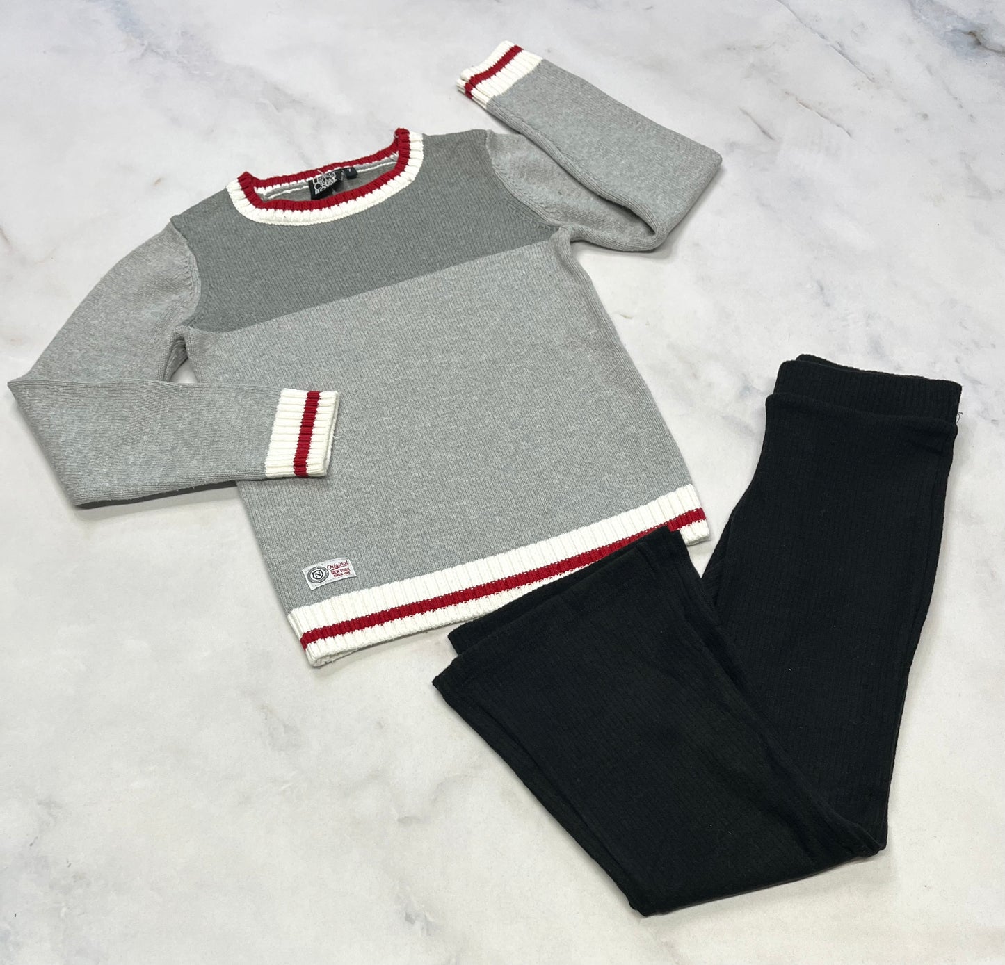 Duo : Tricot Le chât B. Comme neuf fait 6X fille + Jeg.tout doux évasé au bas look tendance 6X neuf!