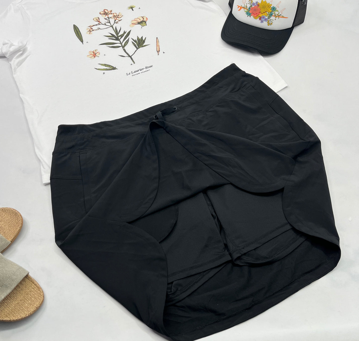 🌿 Jupe : avec cuissard intégré . Large et XL femme. Tissu de sport  stretch dans tout les sens et taille élastique . Neuve !