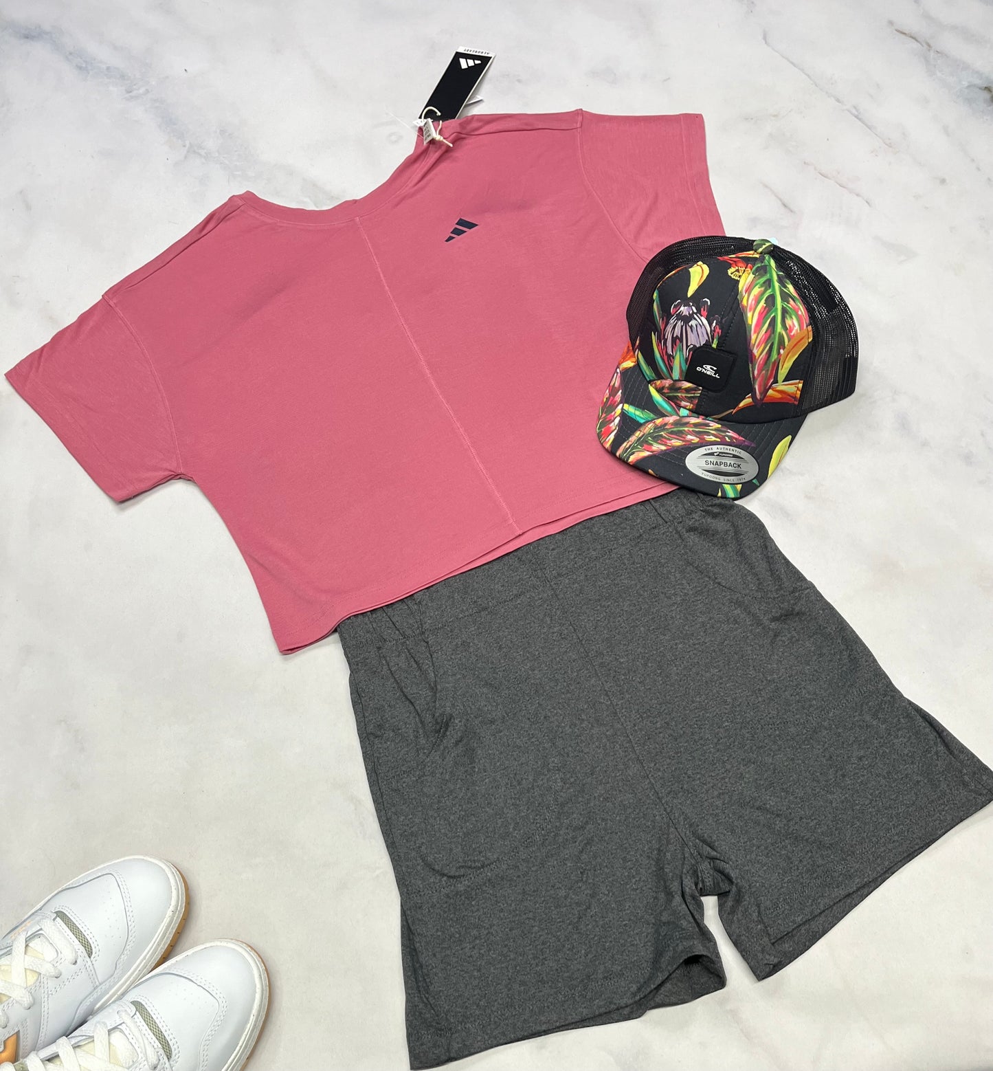🌸 1 pièce short : Black Mountain tissu sport stretch de partout . Poches sur les côtés . 10(9-10 ans ) fille neuf !