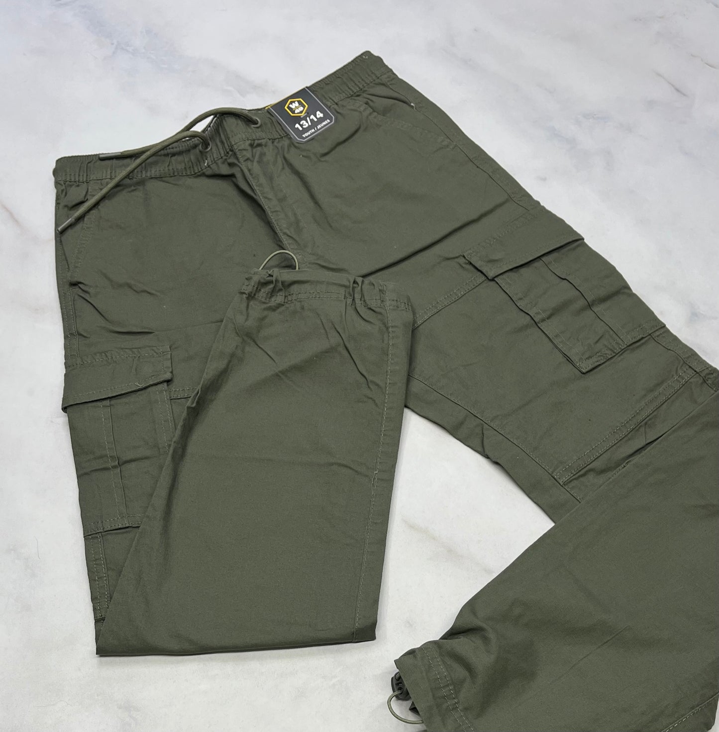 West : Cargo  kaki neuf ! Élastique s’ajuste au bas . 13-14 ans neuf!