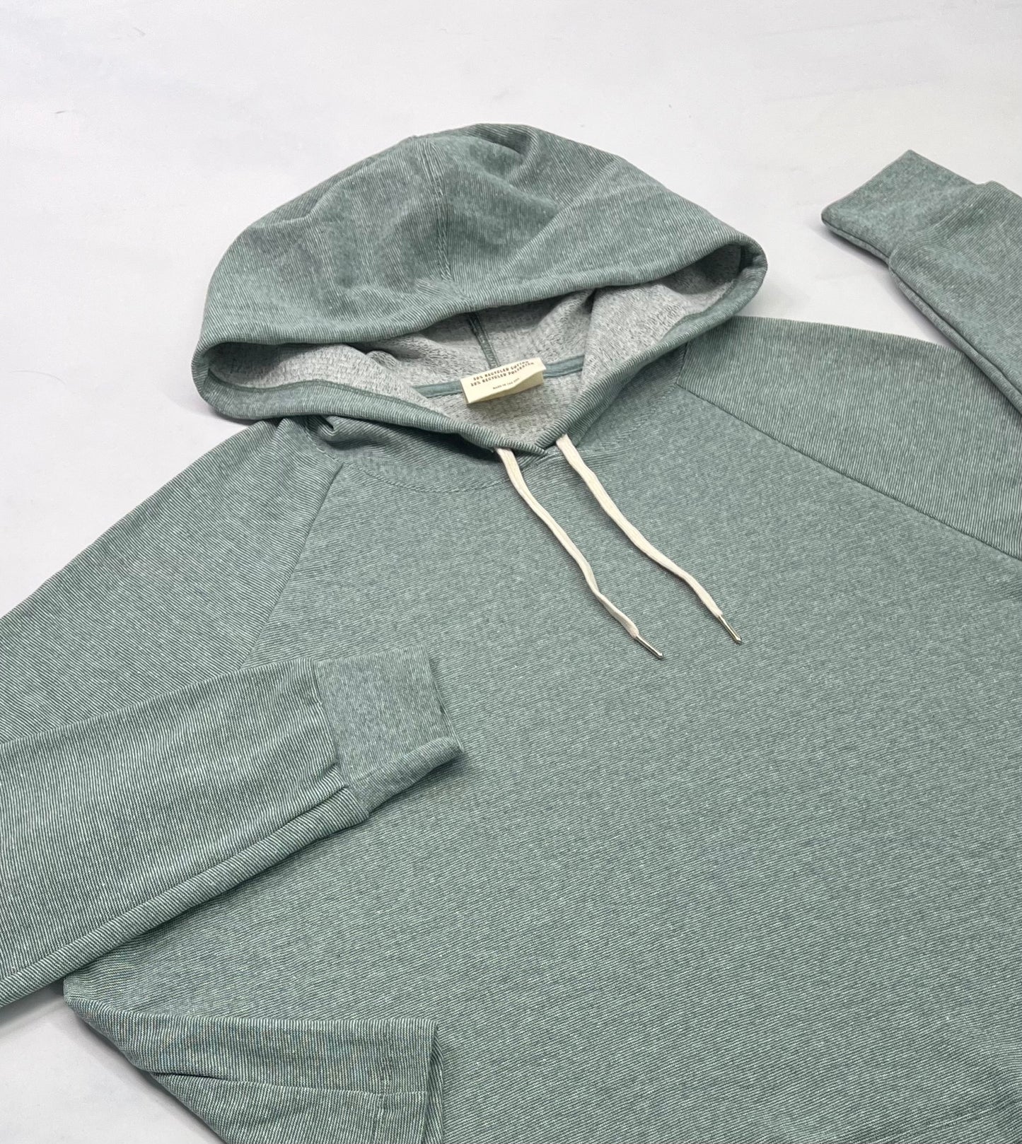 ..Cagoule verdâtre fait XL/ femme