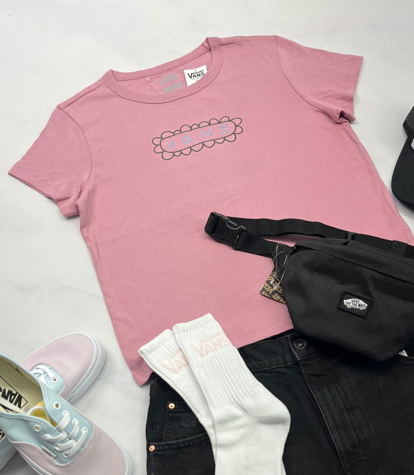 🌸 Manche courte:  VANS neuf ! Fait Small / femme mi hanche  boxy .