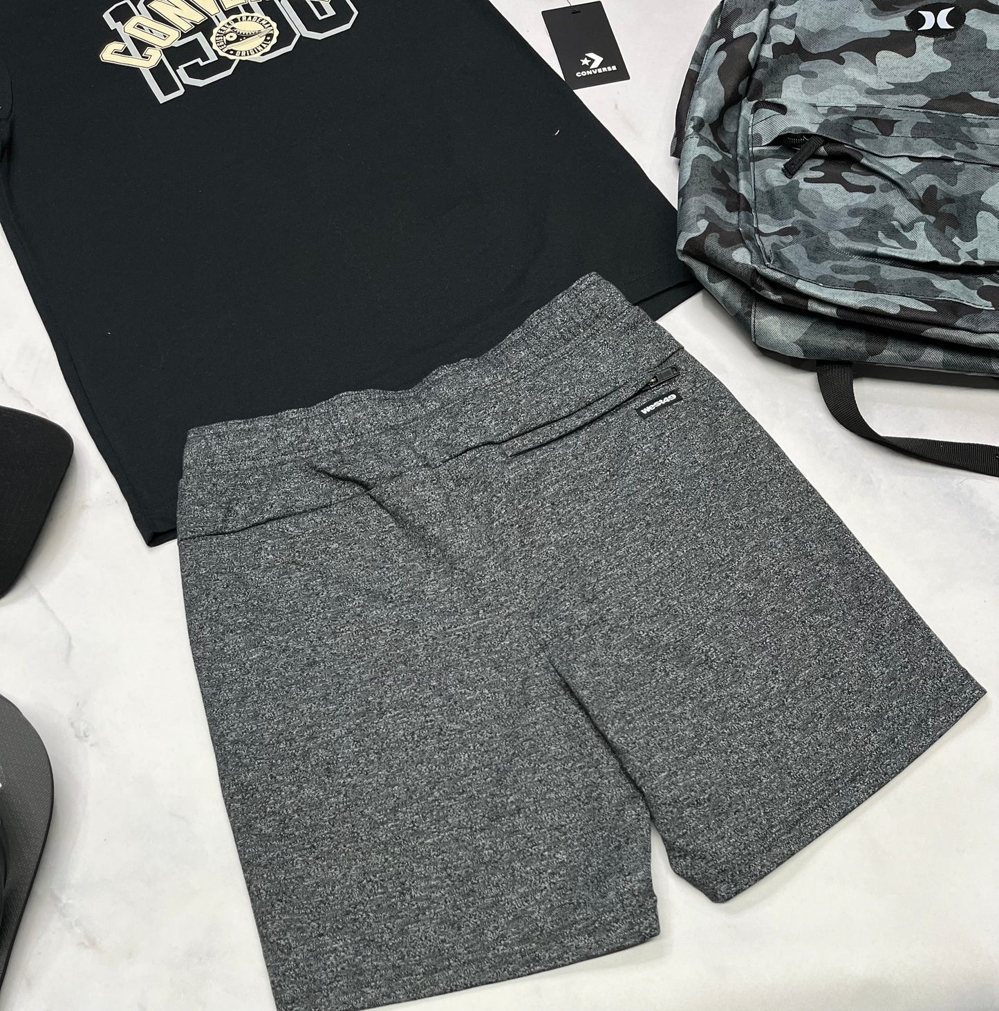 🌿 Short : charcoal West en ouaté confo . Poche avec zip au dos . 14 ans garçon neuf !