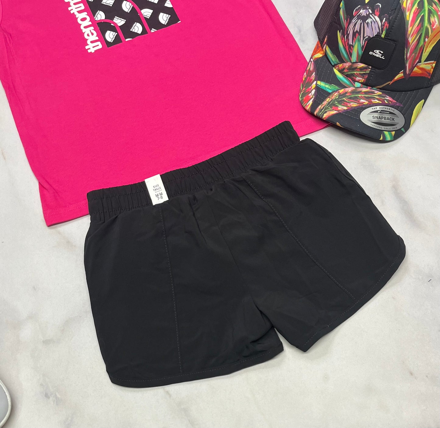 🌷 Short noir : Tissu de sport léger qui sèche rapidement avec culotte intégré neuve ! 7-8 ans fille neuve .