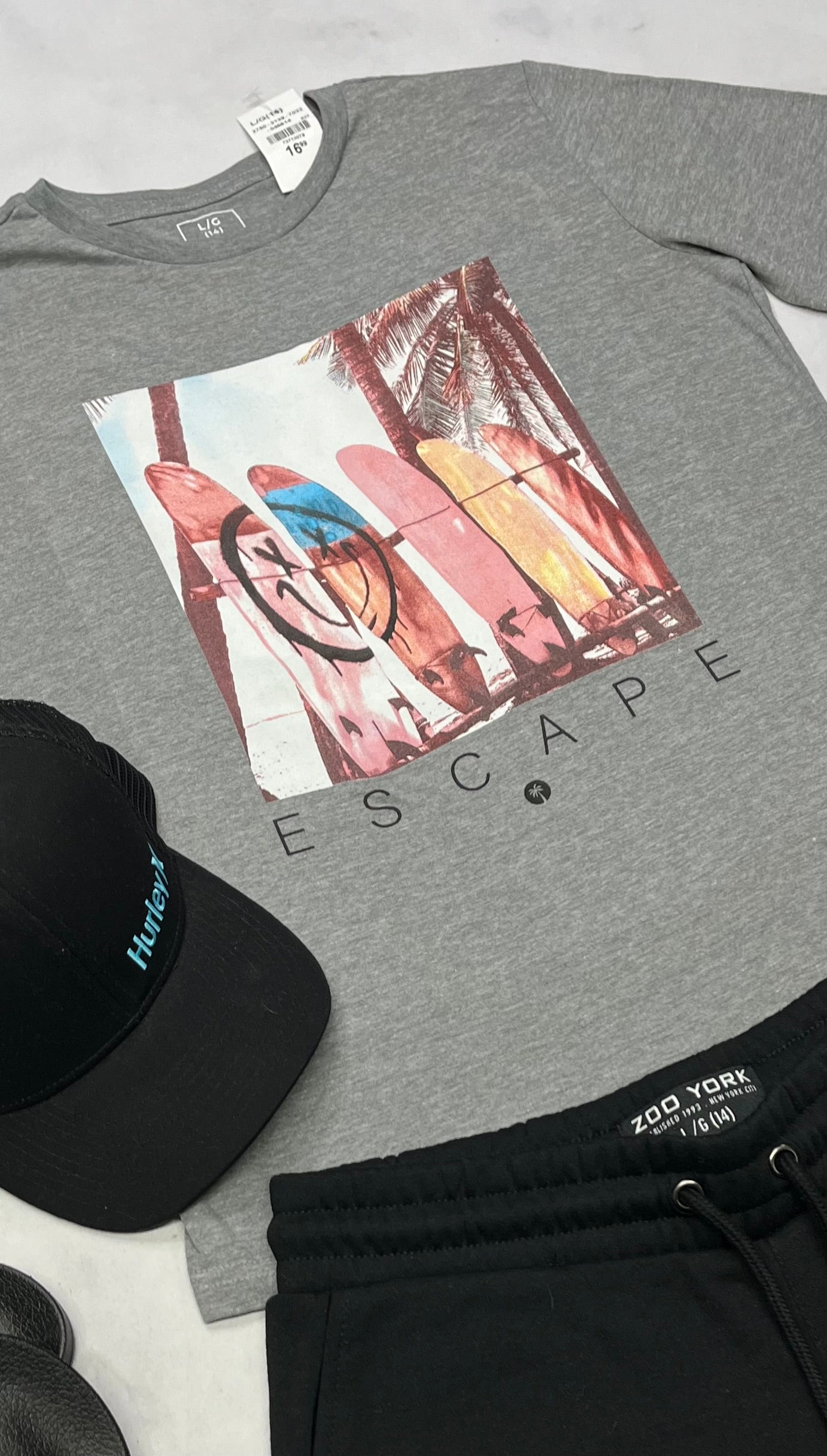 🩵 Solde ,T-Shirt : 14 ans garçon soft neuf mais ombrage flou d’impression .