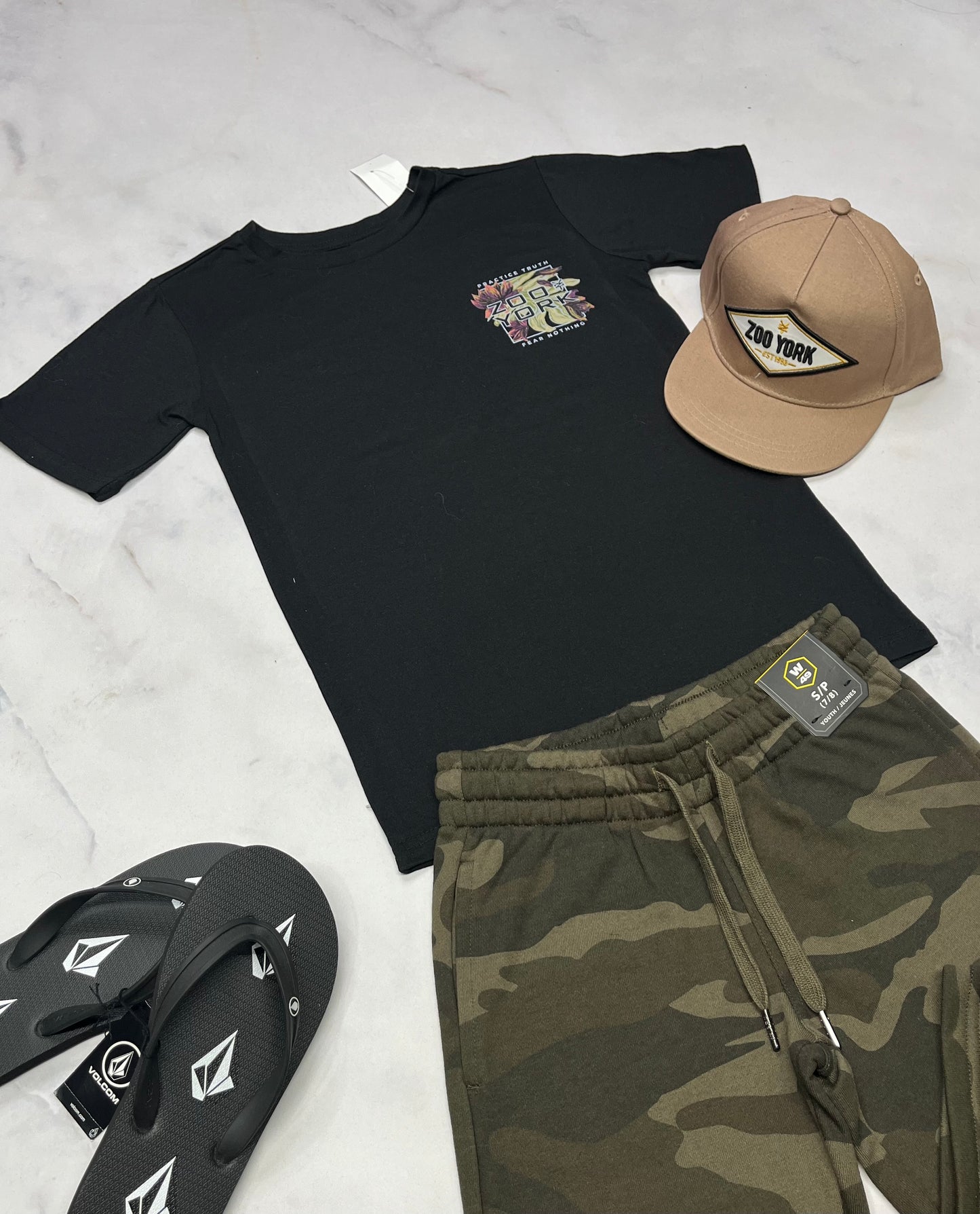 🤩 Solde , T-Shirt Zoo York 7-8 ans garçon neuf mais ombrage d’impression au devant et dos .