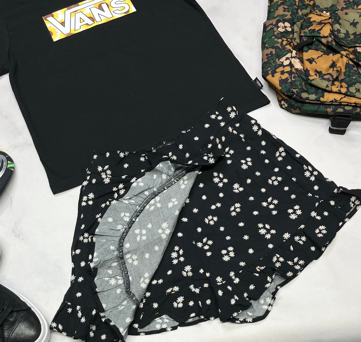 🌼 Jupe short : Mile end souple confo . Taille élastique. 8 ans fille neuve .