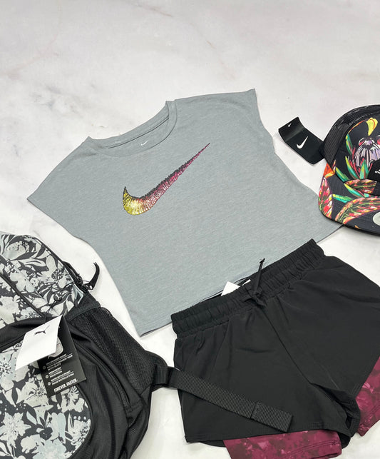 😍Manche courte : NIKE 6 ans fille neuf !