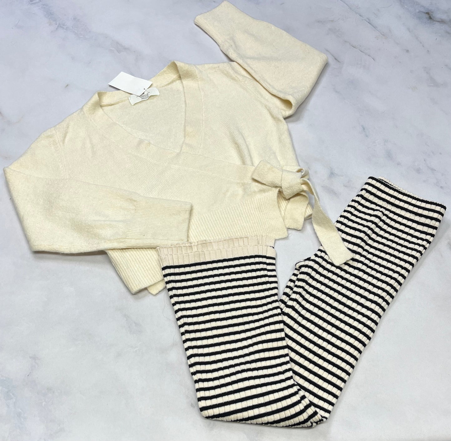 DUO neuf ! Tricot 8 ans + Jeg en tricot stretch évasé au bas 7-8 ans
